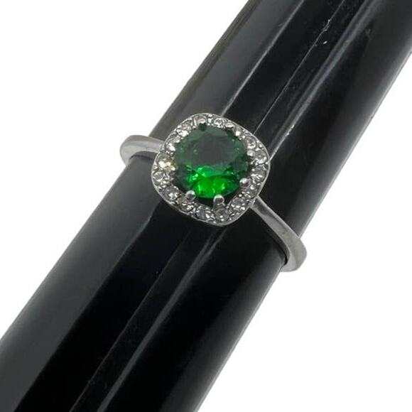 Green Crystal Halo Ring Silver Tone Emerald Color Statement Size 7.5 Modern - Picture 2 of 10